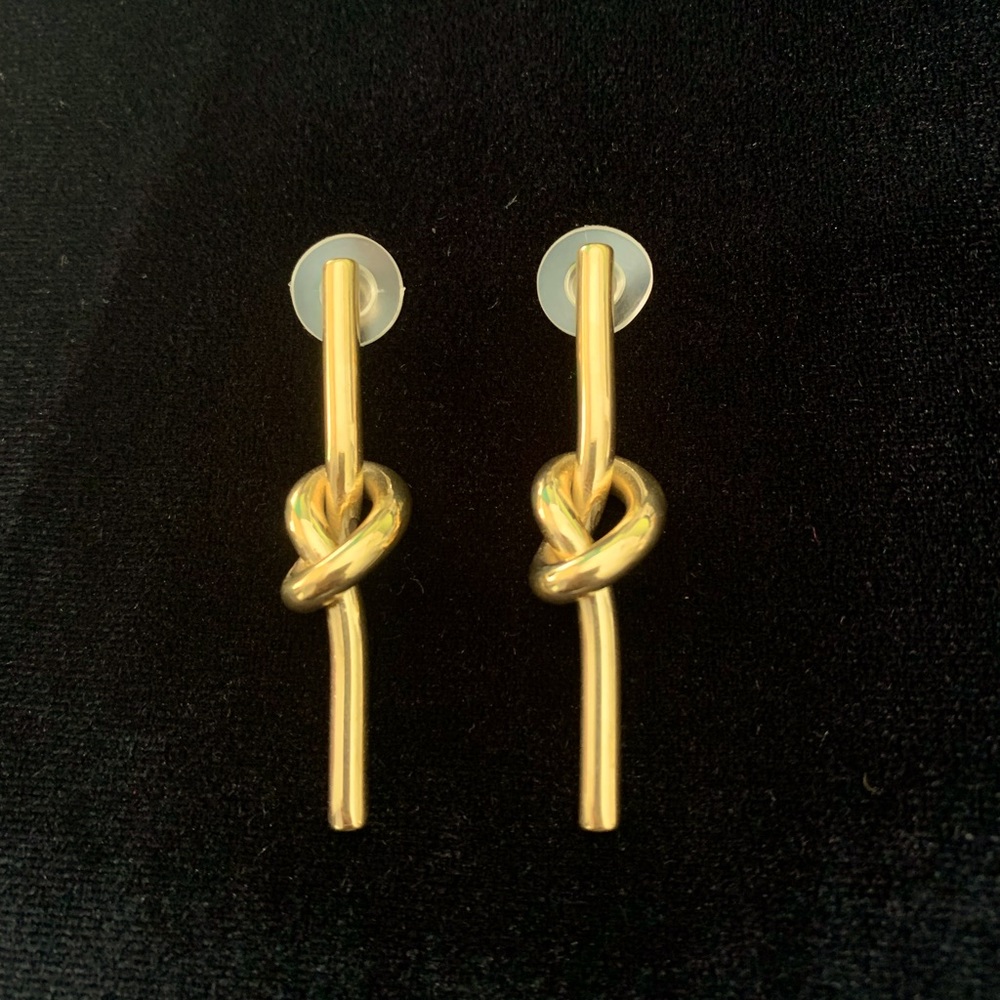 KNOT - Picture 2 of 2